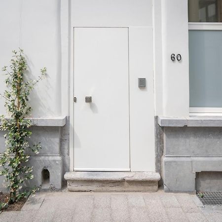 Shway - The Red With Pearls Apartment Antwerp Exterior photo