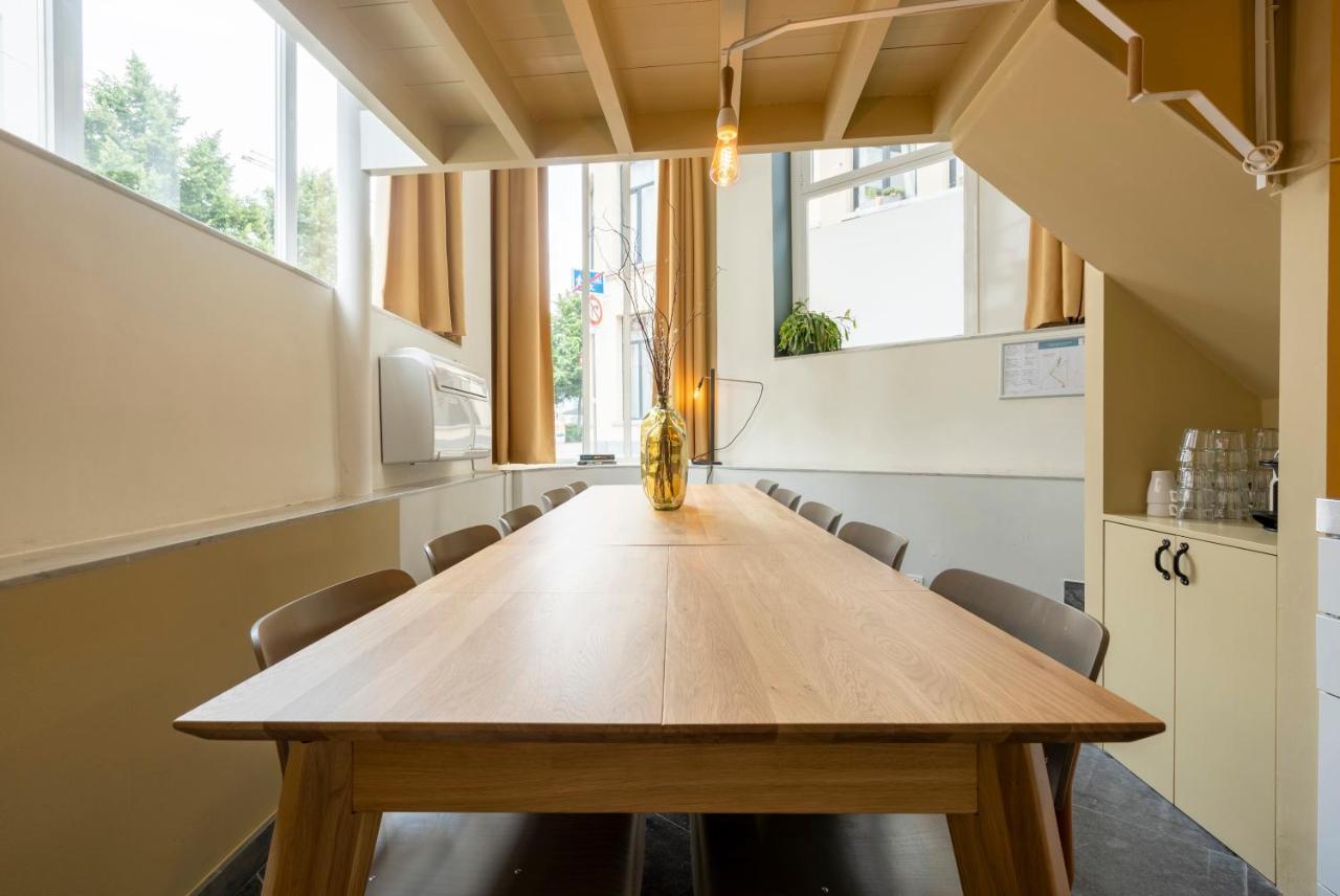 Shway - The Red With Pearls Apartment Antwerp Exterior photo