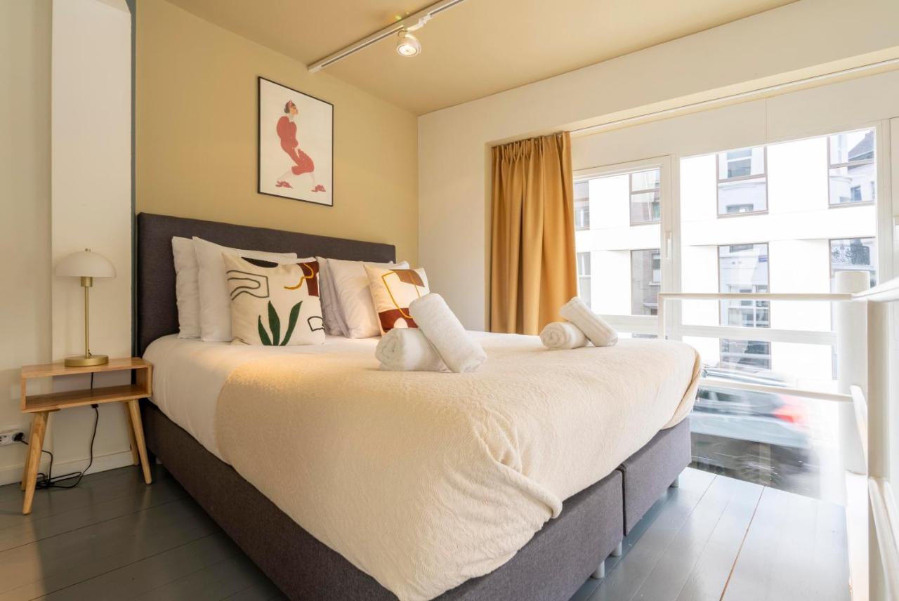Shway - The Red With Pearls Apartment Antwerp Exterior photo