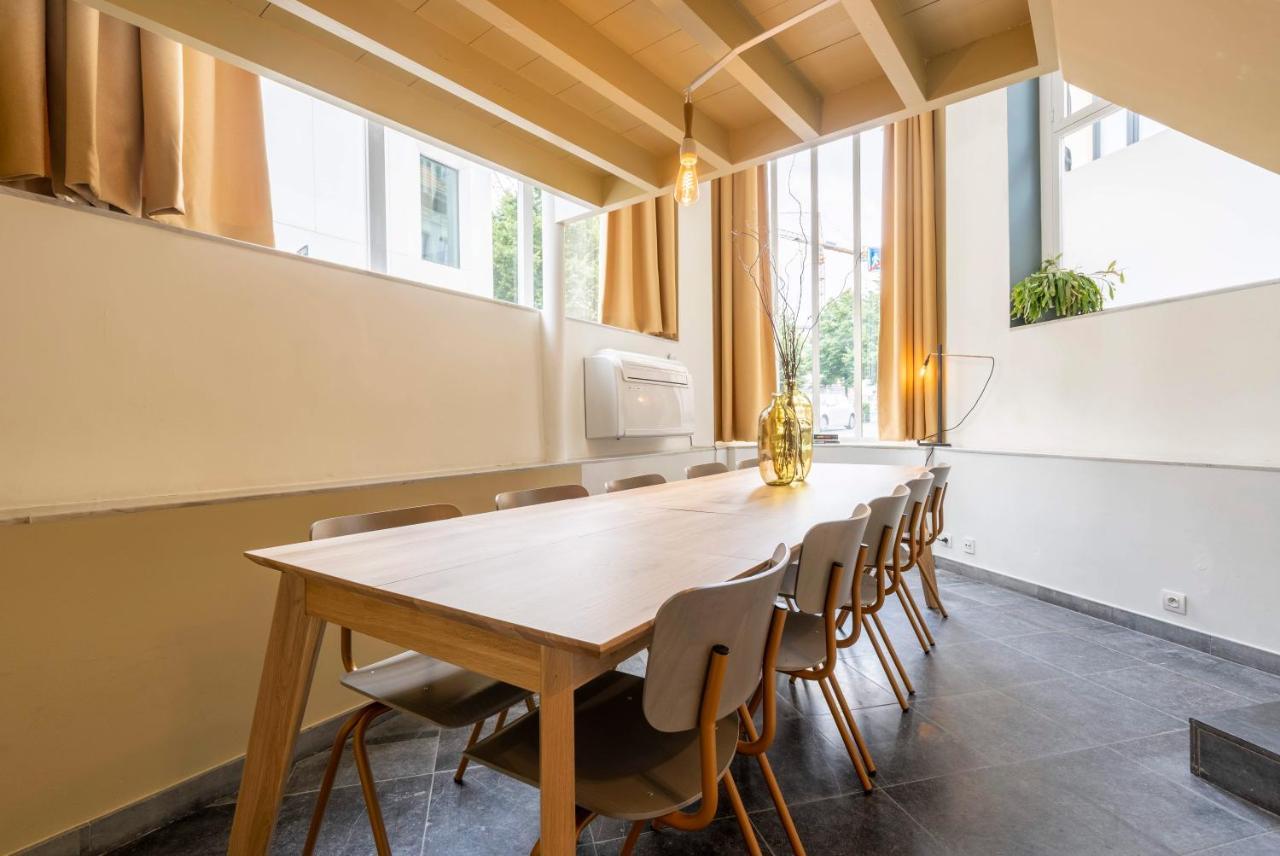 Shway - The Red With Pearls Apartment Antwerp Exterior photo