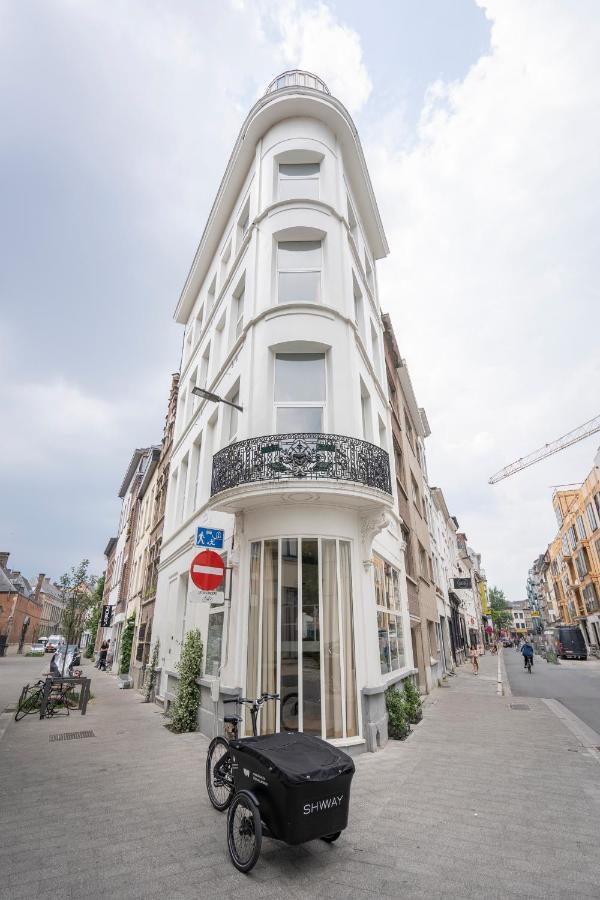 Shway - The Red With Pearls Apartment Antwerp Exterior photo