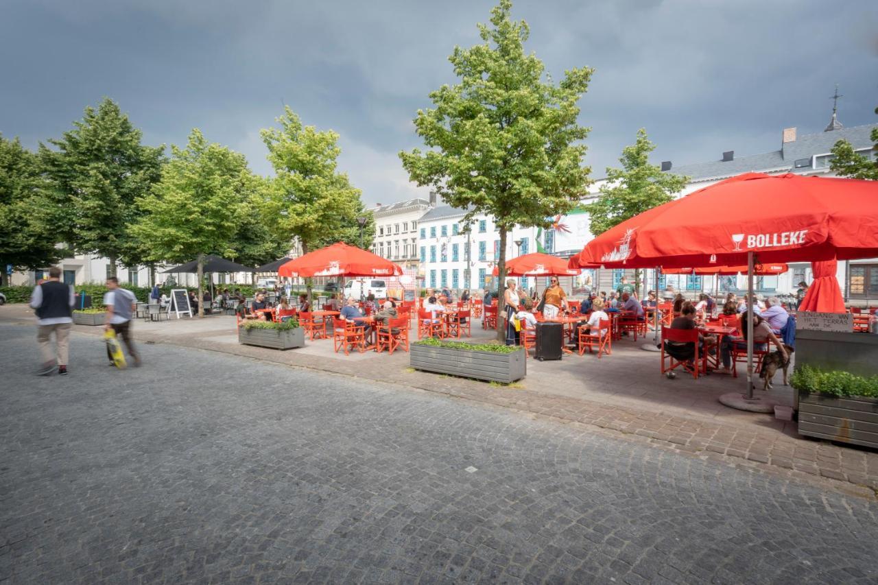 Shway - The Red With Pearls Apartment Antwerp Exterior photo