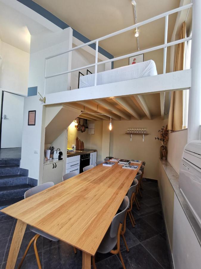Shway - The Red With Pearls Apartment Antwerp Exterior photo