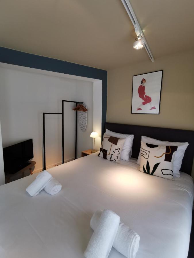 Shway - The Red With Pearls Apartment Antwerp Exterior photo