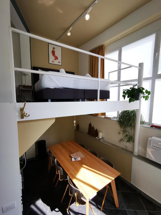Shway - The Red With Pearls Apartment Antwerp Exterior photo