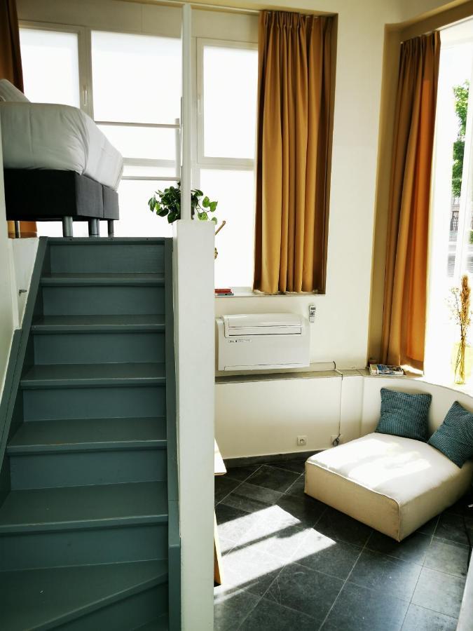 Shway - The Red With Pearls Apartment Antwerp Exterior photo
