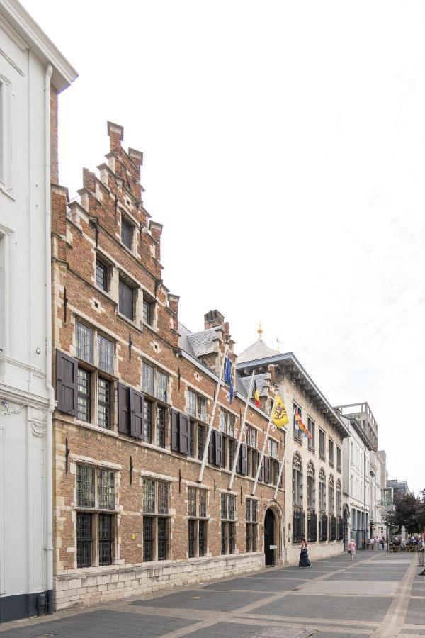 Shway - The Red With Pearls Apartment Antwerp Exterior photo